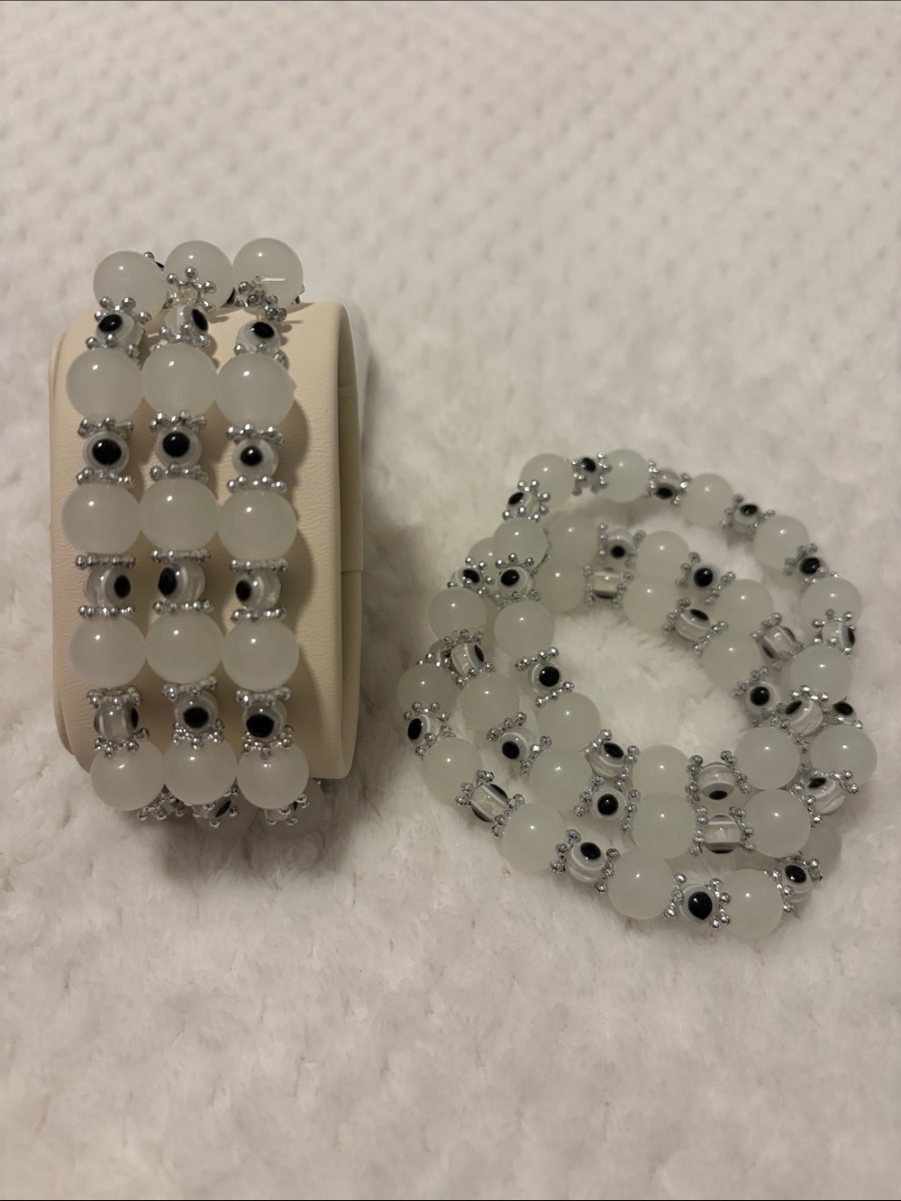 NWOT White Glass 10mm Beaded Stretch Bracelet With Evil Eye Beads - Set of 6